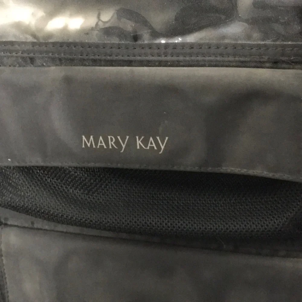 Mary Kay closet sample product cosmetic jewelry hanging organizer bonus lipliner